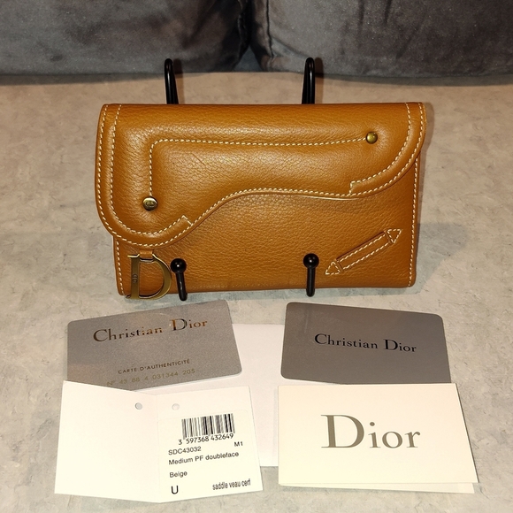 NEW CHRISTIAN DIOR MEDIUM SADDLE BI-FOLD WALLET WITH CD CHARM FULL INCLUSION COA - Picture 6 of 16